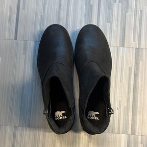 Sorel Boots worn once
